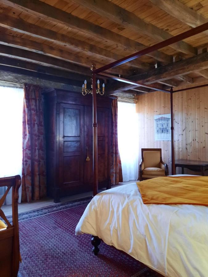Le Crebillon Villa *