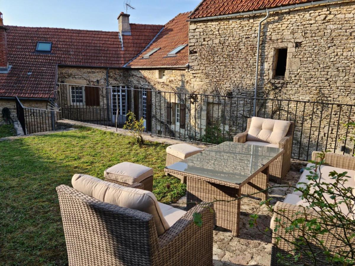 Le Crebillon Villa